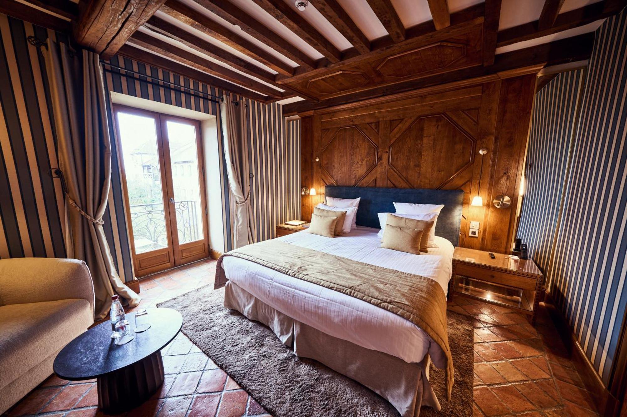 Готель Relais Bernard Loiseau Сольє Екстер'єр фото
